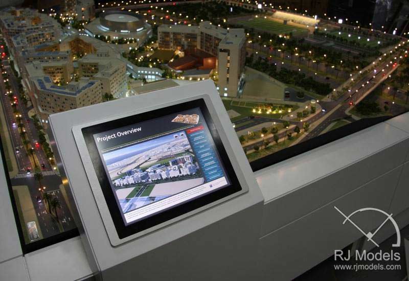 The illumination system can be operated via a wide range of equipments.