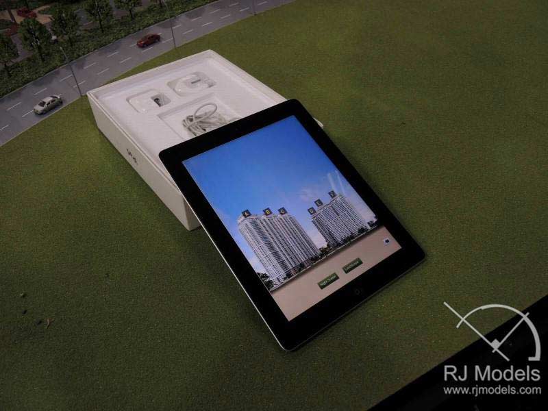 Model display controlled through an iPad