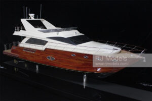 GLORIOUS YACHTS 1:68 - 1