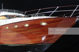 GLORIOUS YACHTS 1:68 - 2