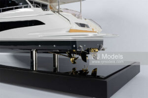 Princess Y80, 1:16 - 3