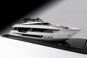 Ferretti Yacht 1000, 1:30 - 1